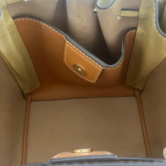 Tory Burch Tri Colored Bucket Bag - Picture 6 of 9